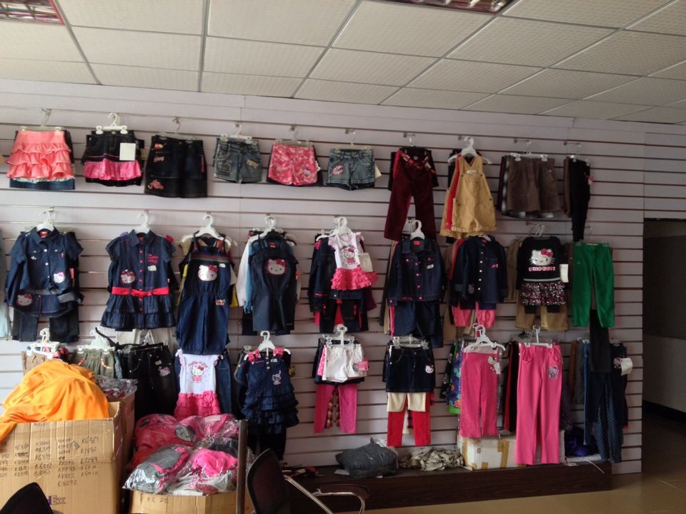 CHILDREN WEAR